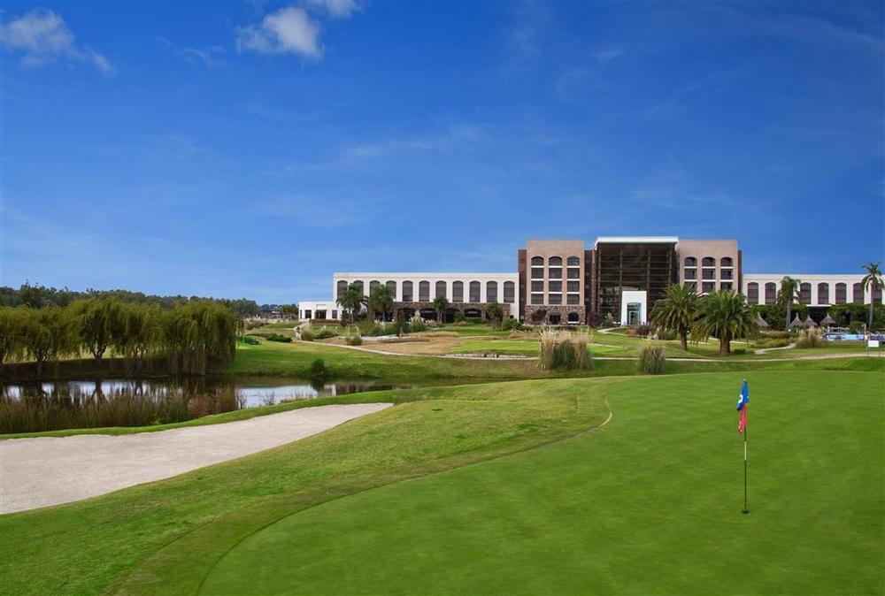 Sheraton Colonia Golf & Spa Resort Colonia del Sacramento Extérieur photo Golf course at the Ritz-Carlton, Naples