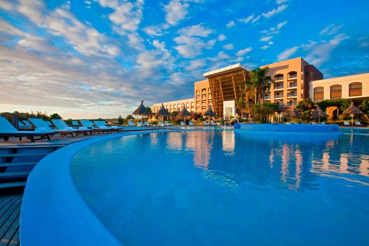 Sheraton Colonia Golf & Spa Resort Colonia del Sacramento Extérieur photo The hotel's main pool