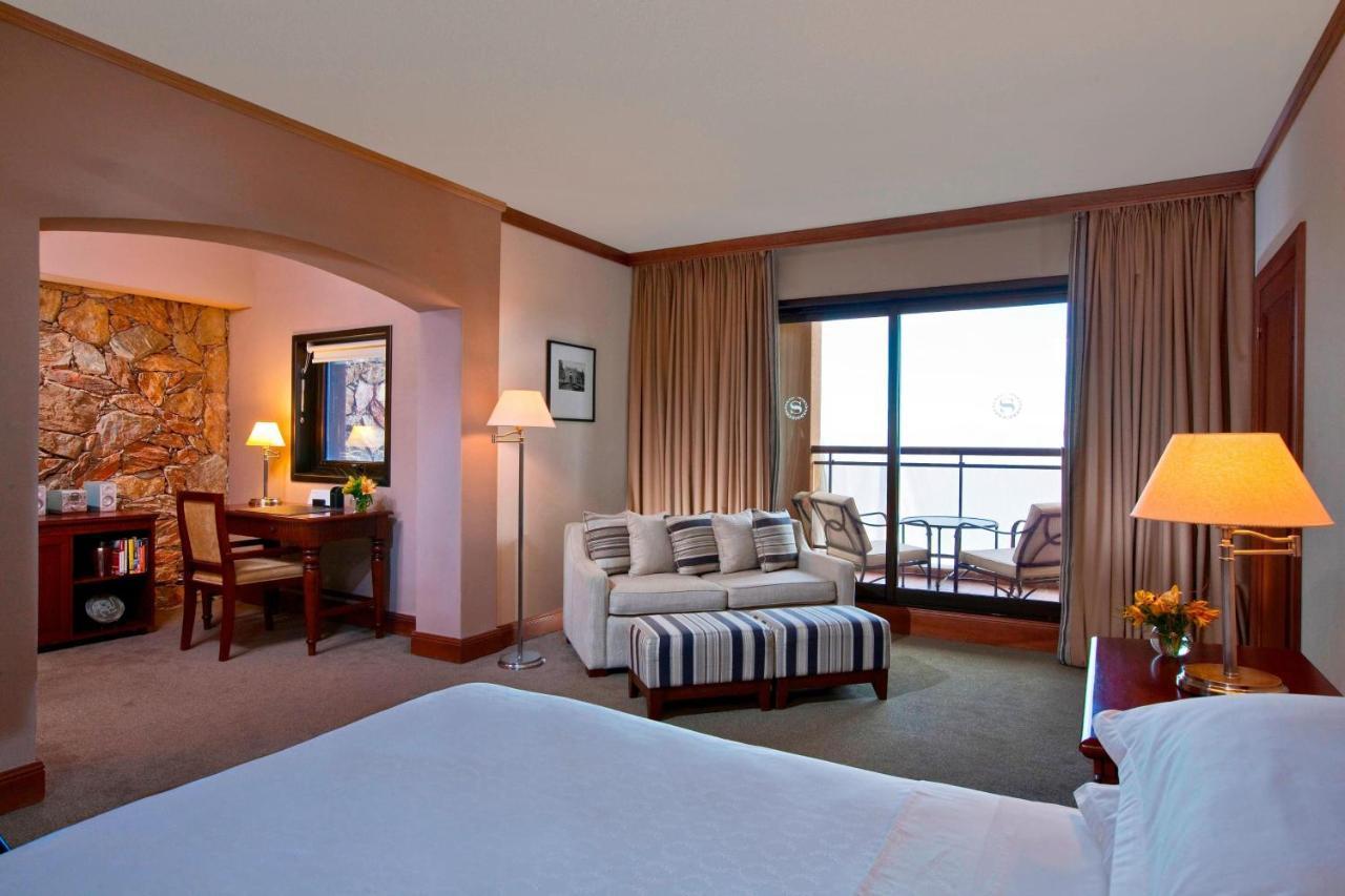 Sheraton Colonia Golf & Spa Resort Colonia del Sacramento Extérieur photo A room at the hotel
