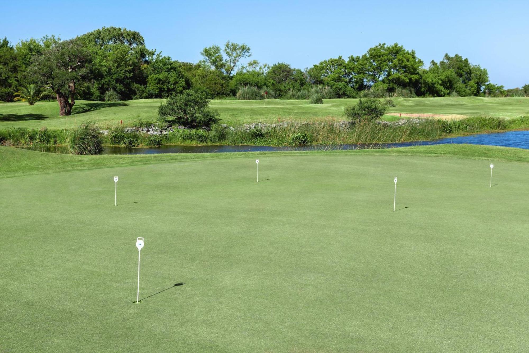 Sheraton Colonia Golf & Spa Resort Colonia del Sacramento Extérieur photo The 18th green at the 2007 PGA Championship
