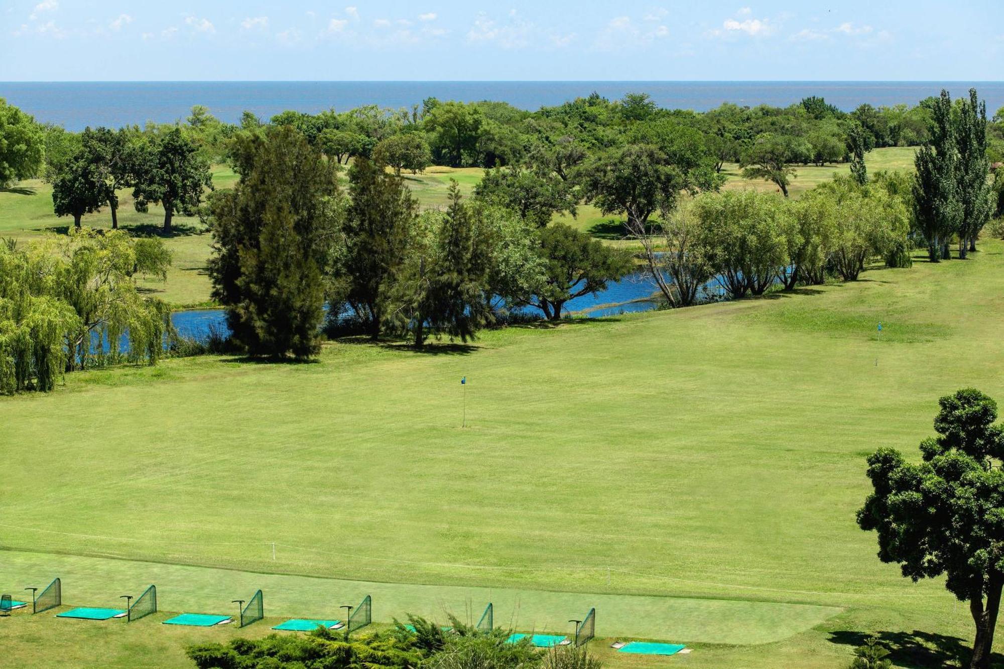Sheraton Colonia Golf & Spa Resort Colonia del Sacramento Extérieur photo View of the golf course