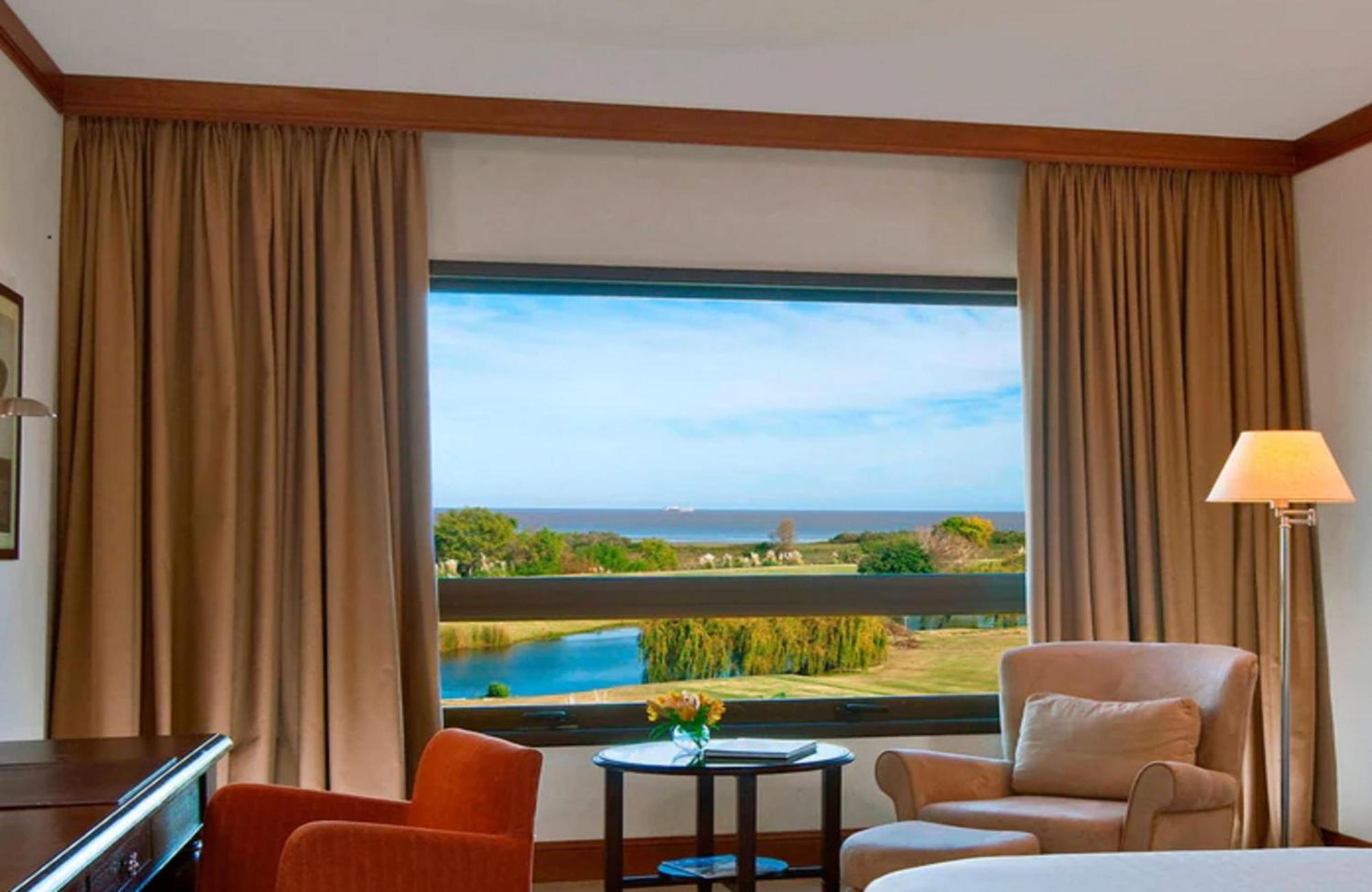 Sheraton Colonia Golf & Spa Resort Colonia del Sacramento Extérieur photo A room at the Sheraton Vistana Resort