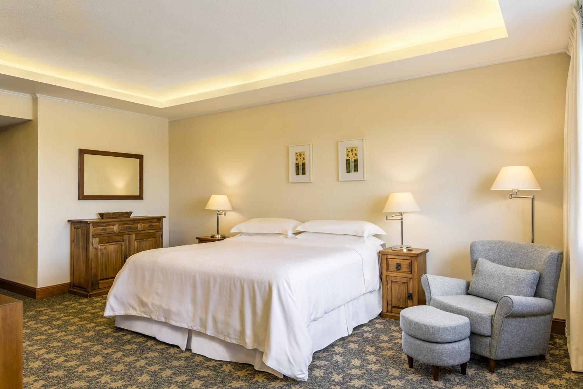 Sheraton Colonia Golf & Spa Resort Colonia del Sacramento Extérieur photo A bedroom at the hotel