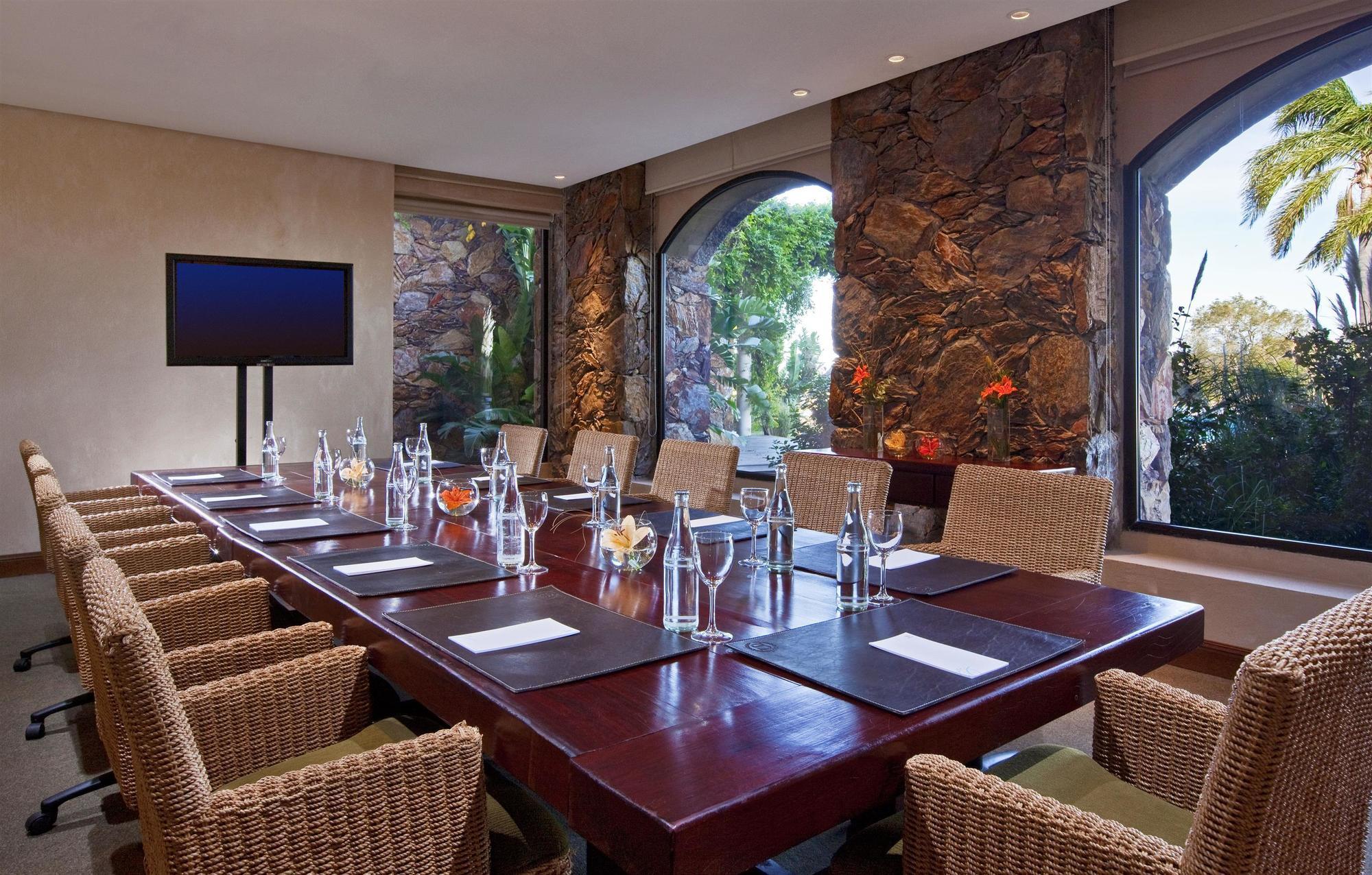 Sheraton Colonia Golf & Spa Resort Colonia del Sacramento Extérieur photo Meeting room at the Four Seasons Hotel